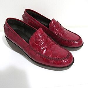 Donald J Pliner Cranberry Red Loafers, Size 7